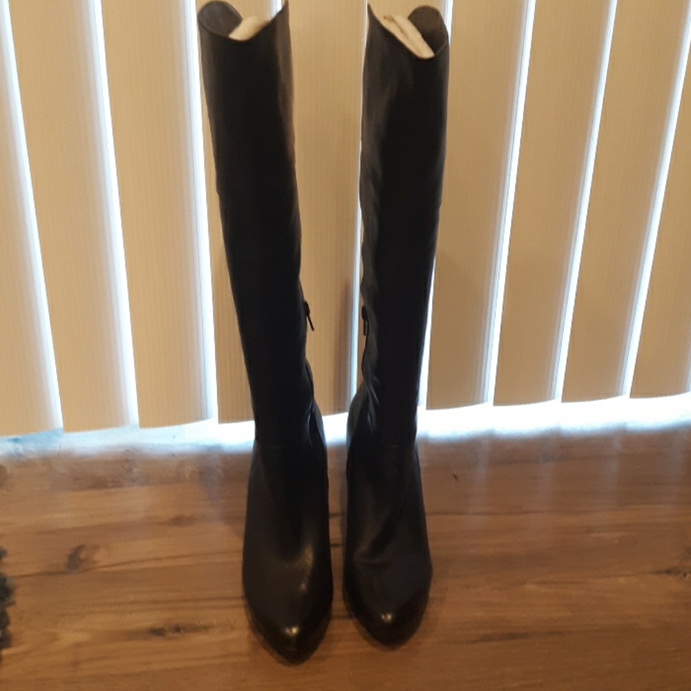 Leather high heeled boots